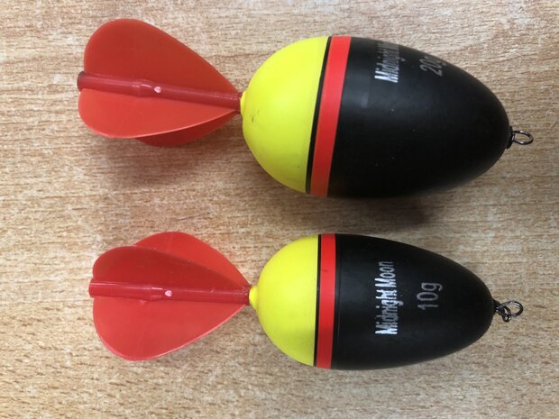 Midnight Moon Eva Float + dart Flight/  Dartdobber  per stuk